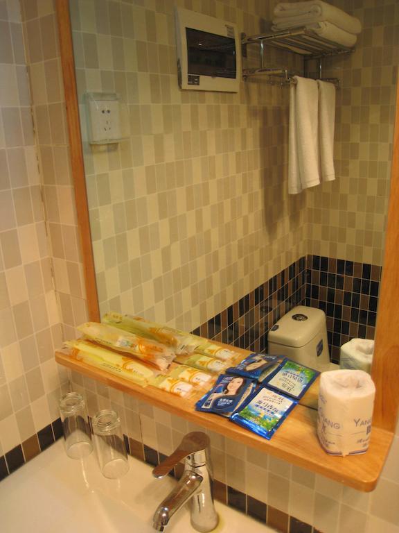 Chun Tian Hui Gu Holiday Hotel Kunming Ruang foto